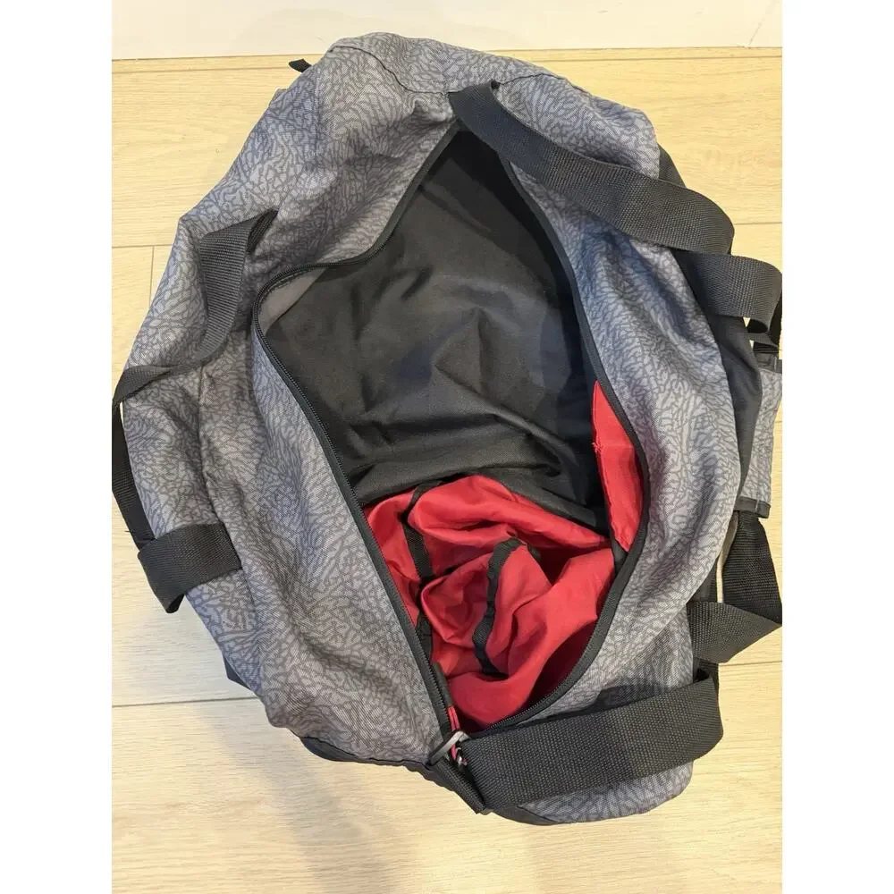 Nike Air Jordan Premium JUMPMAN Duffel Bag Gym Workout 23.5